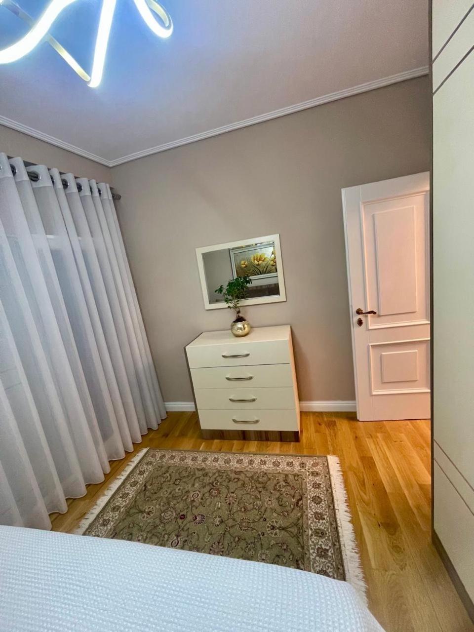 Deoni Apartment Luxury ติรานา ภายนอก รูปภาพ